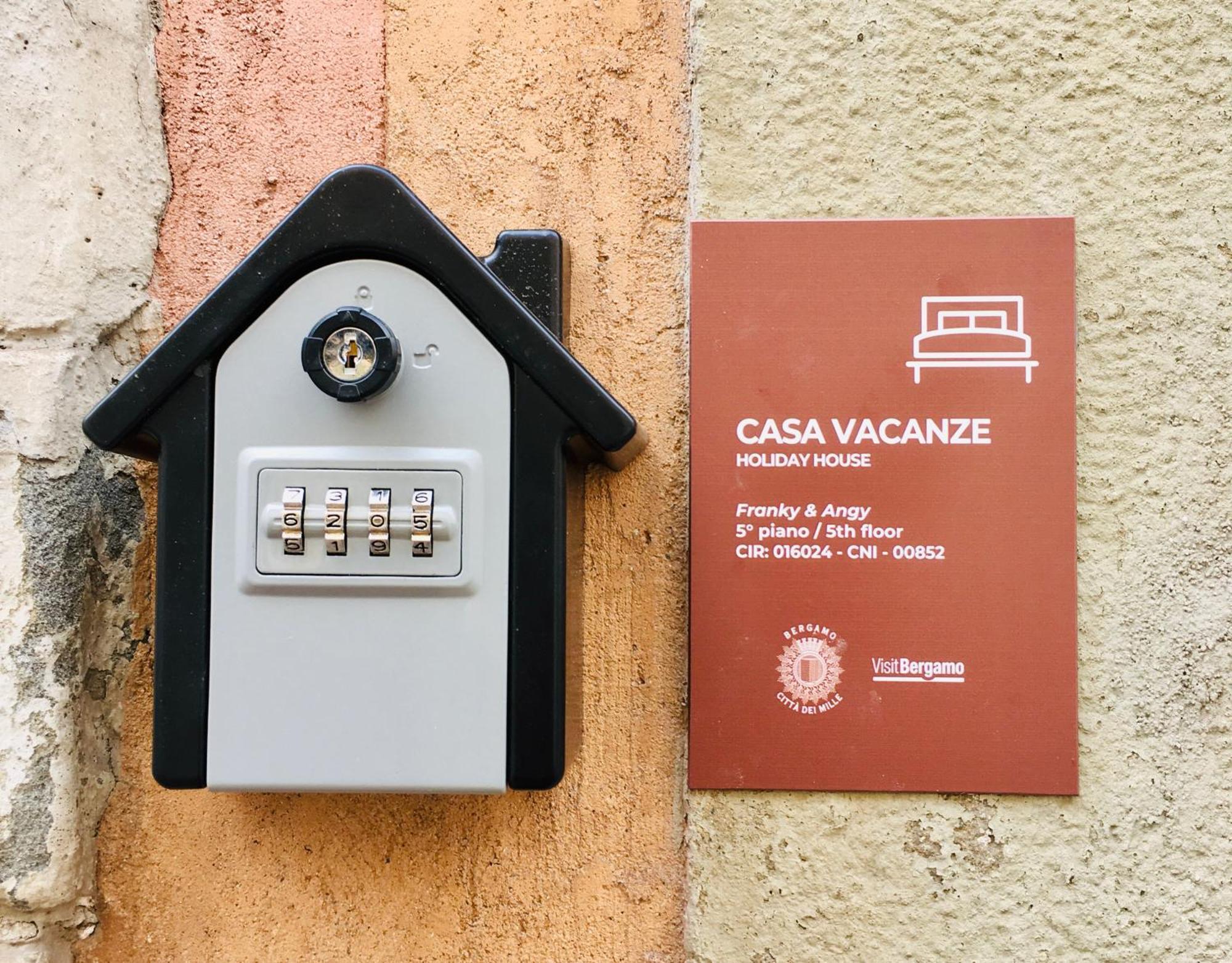Franky & Angy Casa Vacanze Bergamo Exterior foto